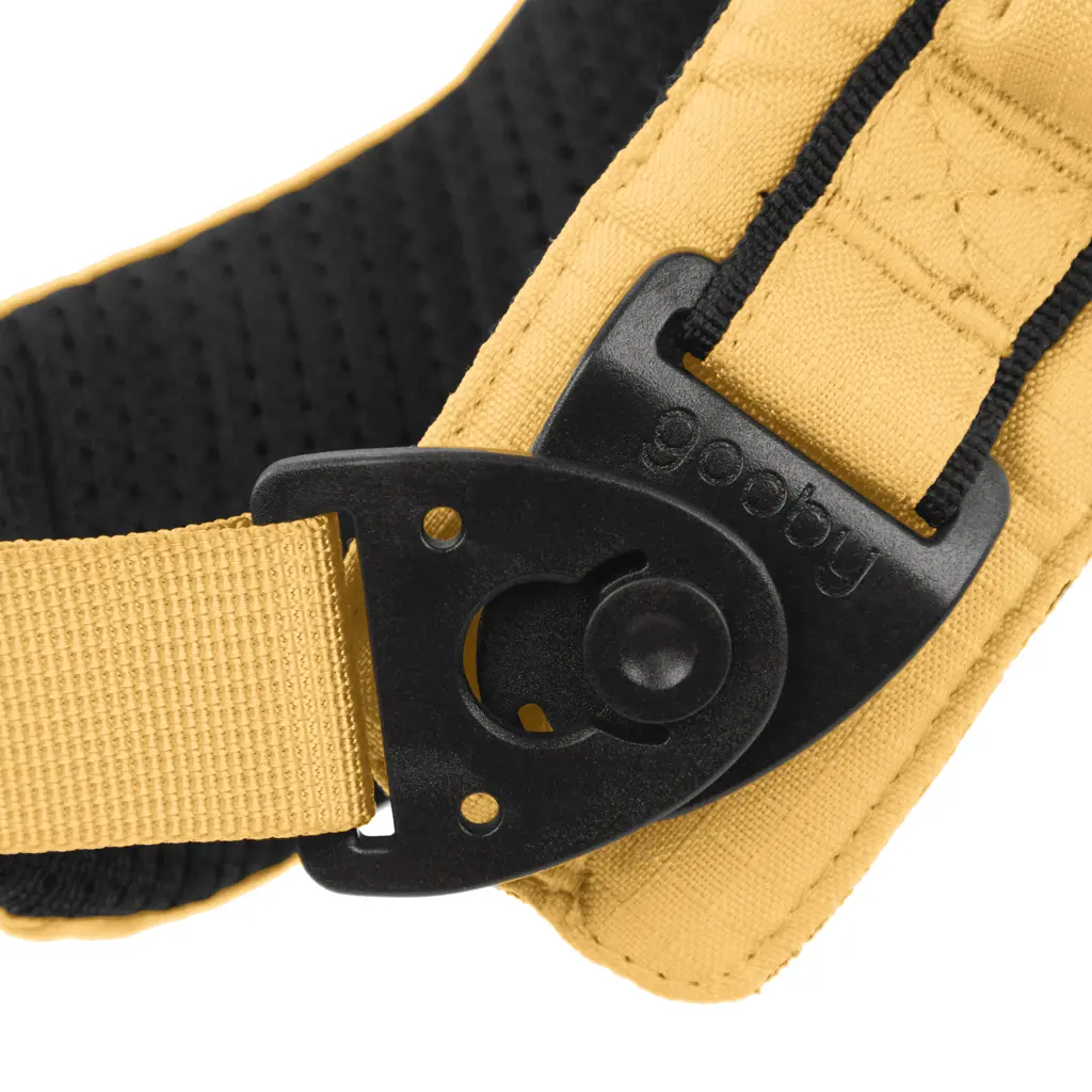 gooby-yellow-lite-gear-z-harness-rotational-buckle-detail-view-1024x1024px.webp